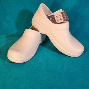 Crocs Women's Clog Size 10W Slip Resistant Work Womens NWT